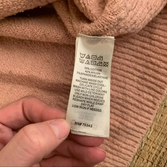 Ruby Moon womens size medium pink crew neck pullover sweater - Picture 7 of 8